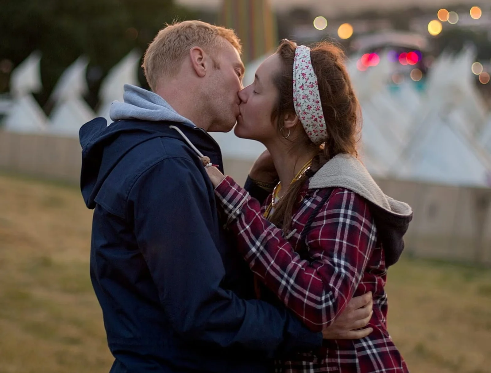 first date kiss