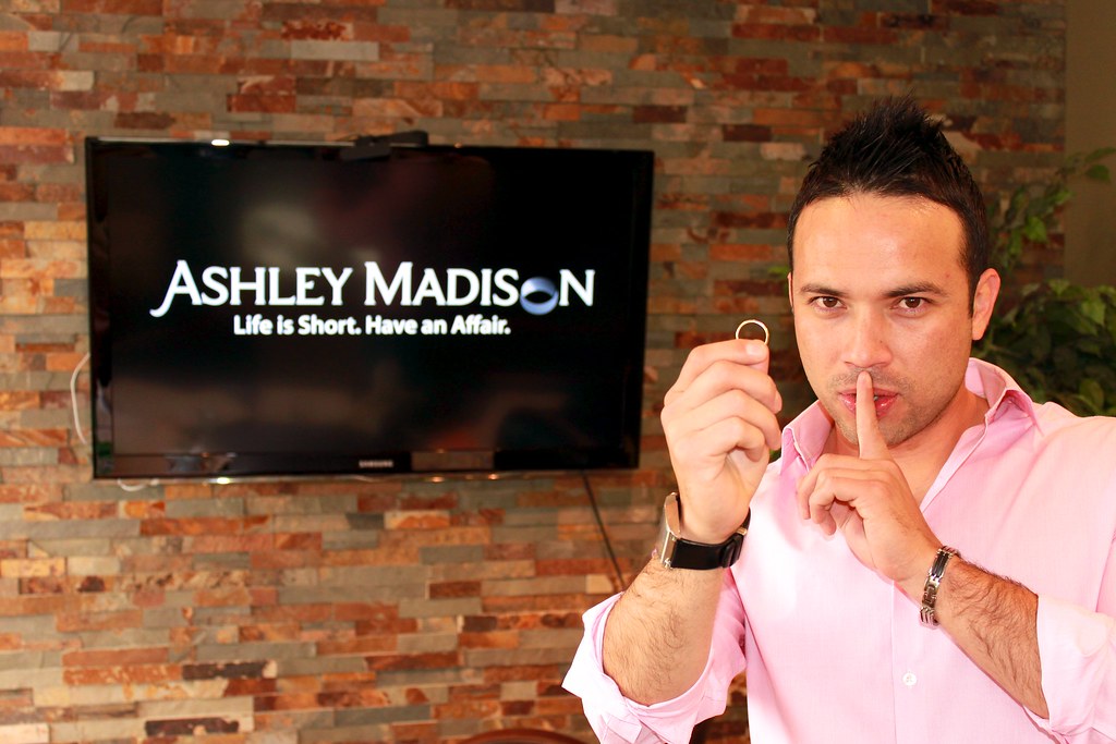 AshleyMadison.com