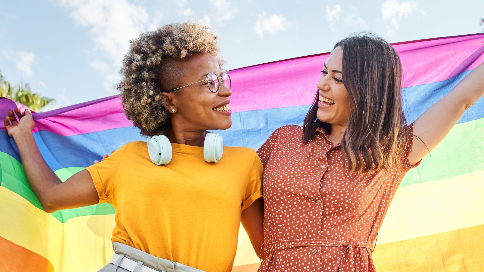 Benefits of Online Dating Apps for LGBTQ+ People in 2025